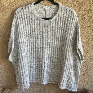 Women’s World Market Light Weight Pull Over Knit sweater, short sleeves